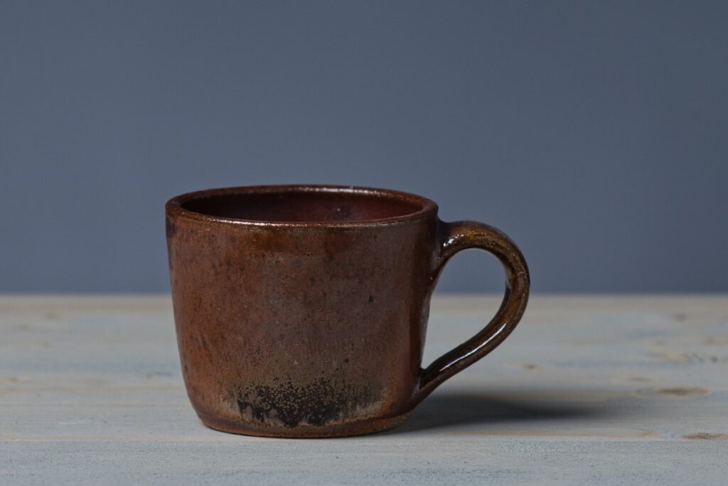 Keramický hrnek Lungo | autorská keramika Temmoku