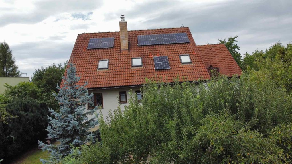 Praha-Libuš – instalace fotovoltaické elektrárny (FVE) o výkonu 6,2 kWp