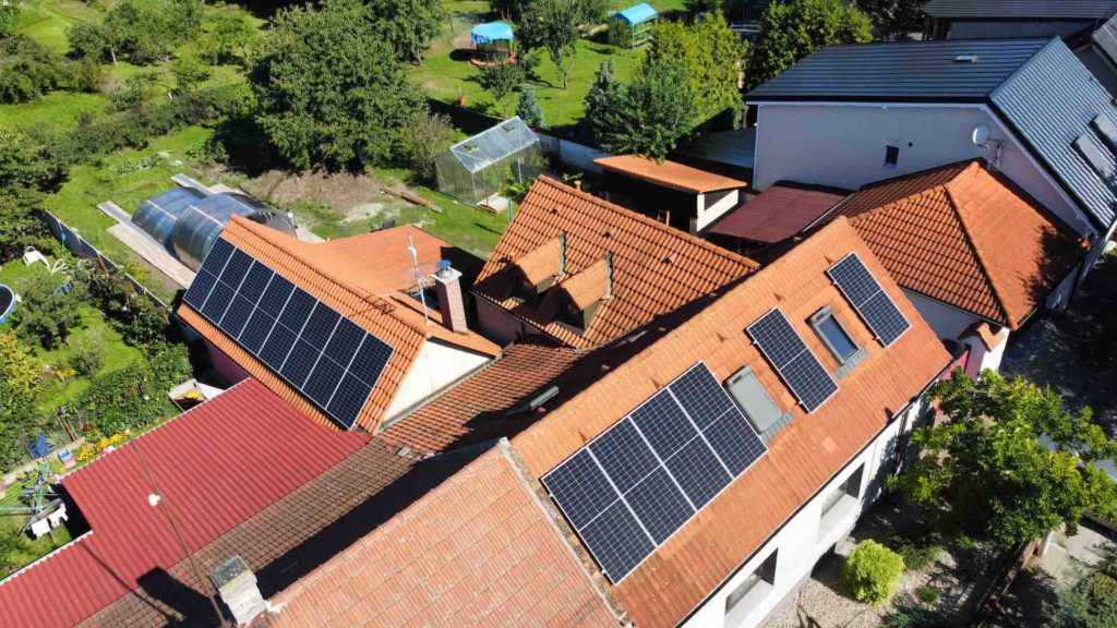 Mratín – instalace fotovoltaické elektrárny (FVE) na klíč, výkon 7,1 kWp