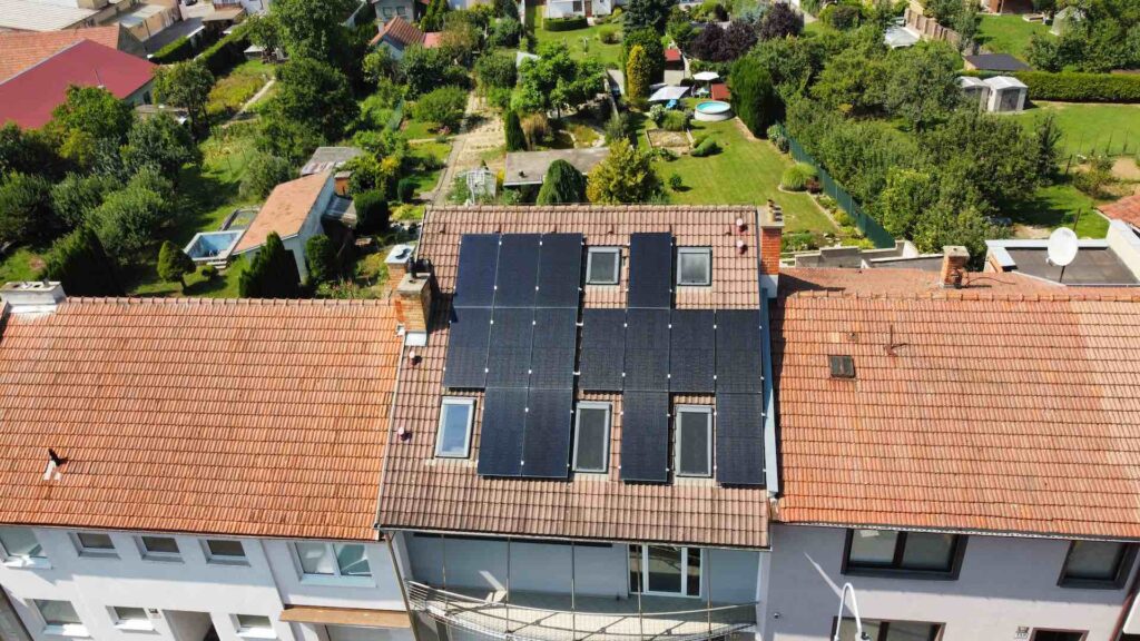 Brno – instalace fotovoltaické elektrárny (FVE) na klíč, výkon 10 kWp