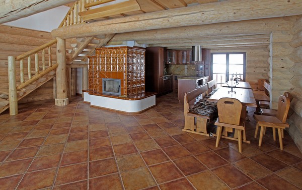 Kuchyně a kachlová kamna | dřevostavba