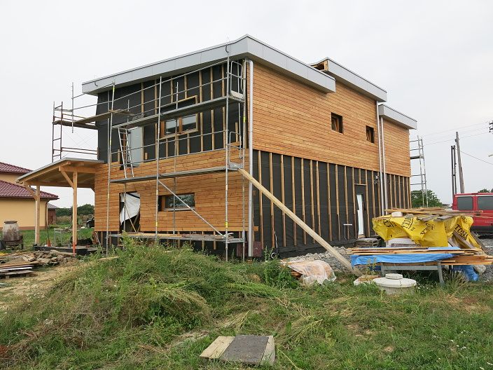 Horizontální fasáda ze dřeva | moderní rodinný dům
