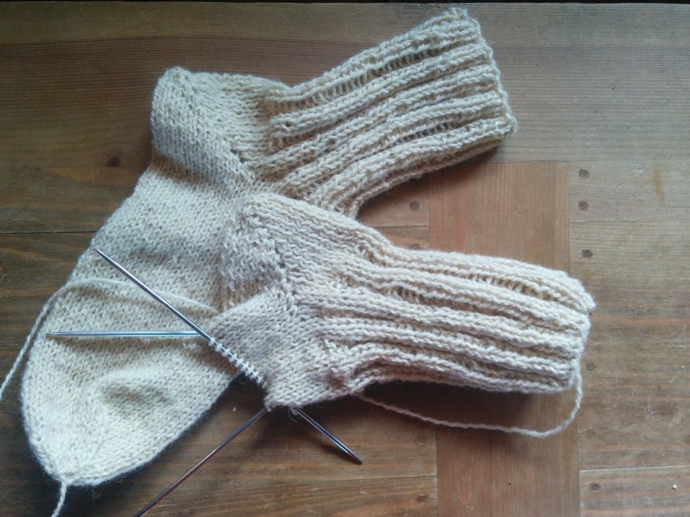 Pletení ponožek v procesu