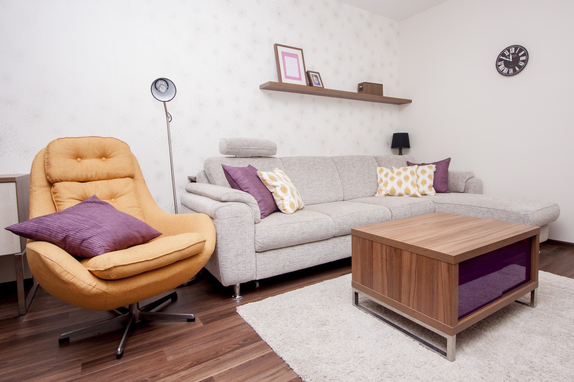 Obývací pokoj s autorským nábytkem na míru | interiérový design