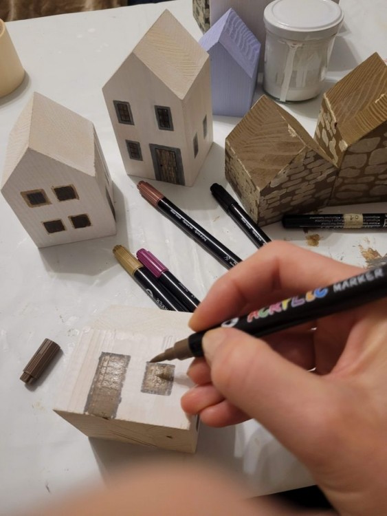 Výroba dekorace s domečky