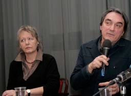 Panelová diskuze na festivalu Jeden svět 2009 – tlumočení režiséři H. Třeštíková a G. Kroske