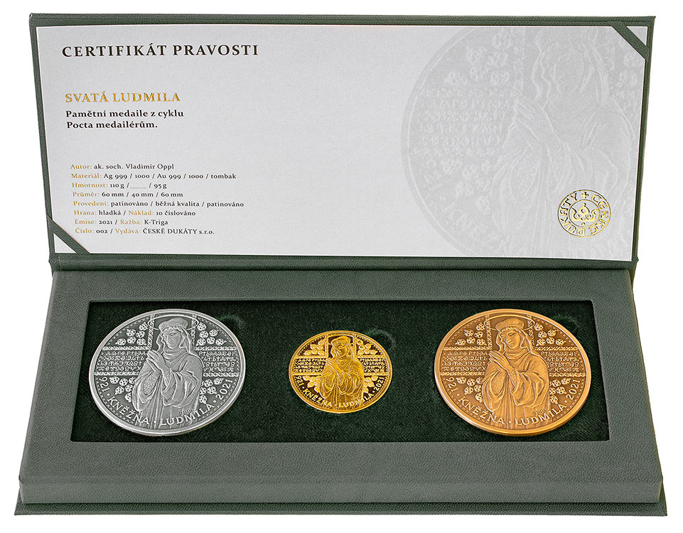 Produkt etuje s mincemi Sv. Ludmila | produktová fotografie