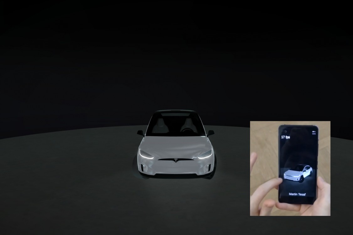 Tesla - nahlížení auta gyroskopem a dotekem