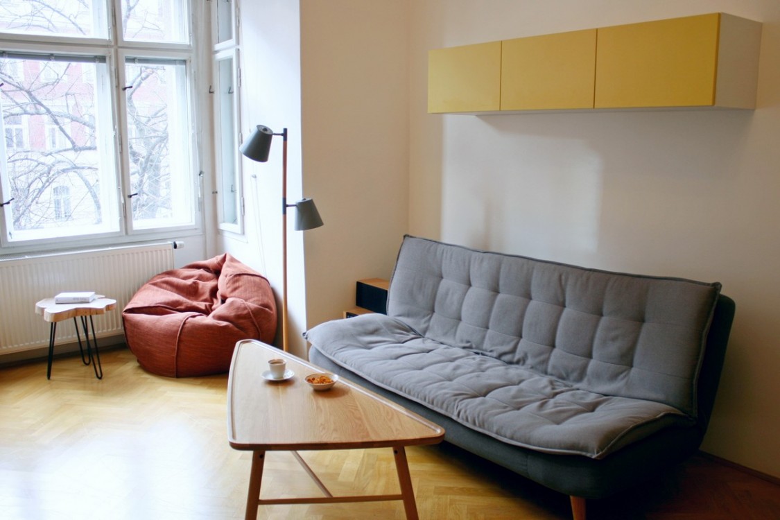 Obývací pokoj s pohovkou