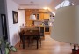 Pohled do kuchyně | částečná rekonstrukce půdního bytu pro klientku v Letňanech