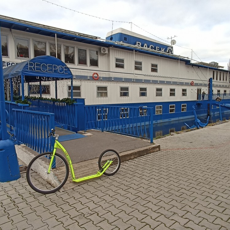 Půjčovna v Praze - kolobežky, kajaky, paddleboardy a netradiční sporty