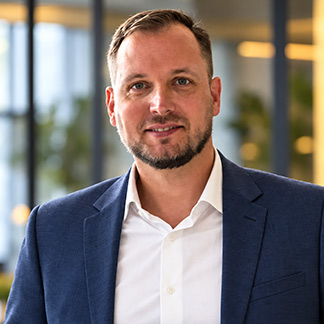 Jan Grynyuk Mráz, MBA